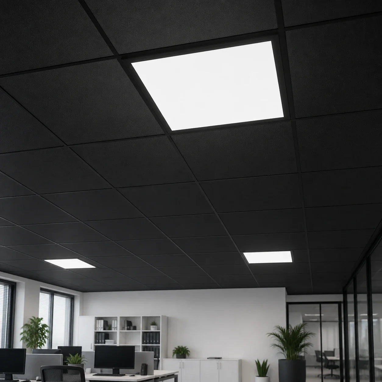 Zwart LED paneel in zwart systeemplafond